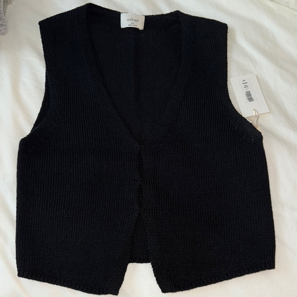 Wilfred Black Knit V-Neck Buttoned Vest